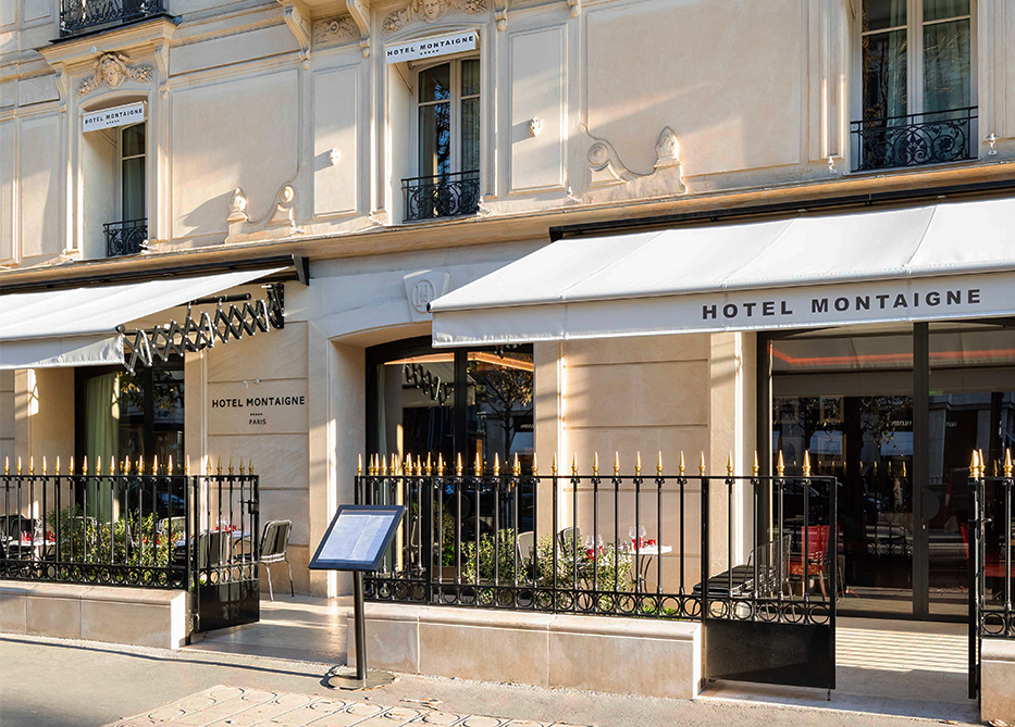 L'Hôtel Montaigne sur les Champs Elysées, proche de l'Arc de Triomphe et  vue sur la tour Eiffel – 5 étoiles à Paris, l'Hôtel Montaigne se situe près  des Champs Elysées, proche Arc